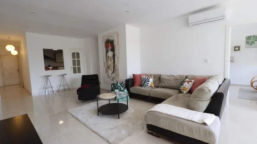Apartamento de 3 dormitorios en Torrevieja, España No. 133 № 8