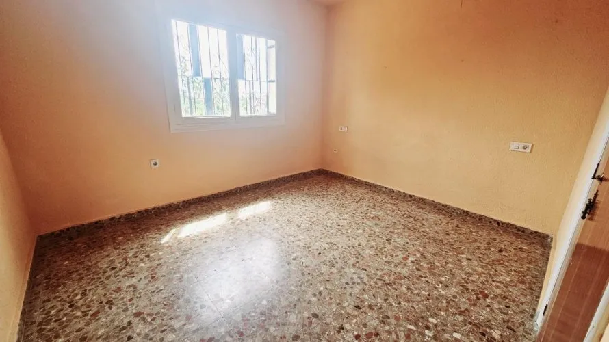 Apartamento de 4 dormitorios en Torrevieja, España No. 228 № 11