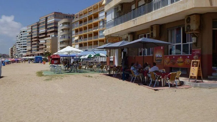 Propiedad comercial de 400m² en Torrevieja, Spain No. 131 № 15