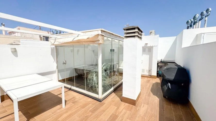 Ático de 2 dormitorios en Torrevieja, España No. 137