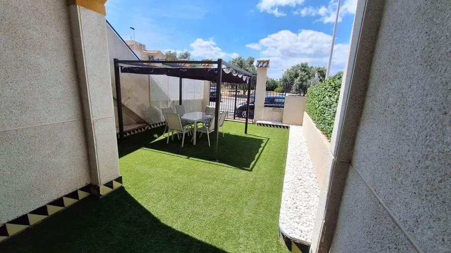 Bungalow de 1 dormitorio en Torrevieja, España No. 249 № 1
