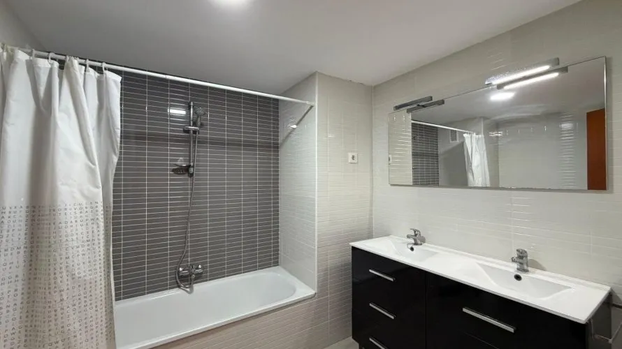 Apartamento de 4 dormitorios en Torrevieja, España No. 198 № 26