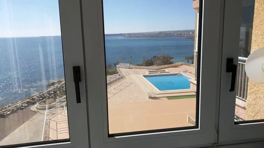 Apartamento de 4 dormitorios en Torrevieja, España No. 61 № 3