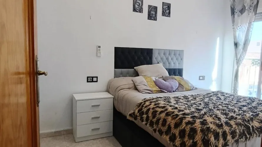 Сasa de 4 dormitorios en Torrevieja, España No. 246 № 22