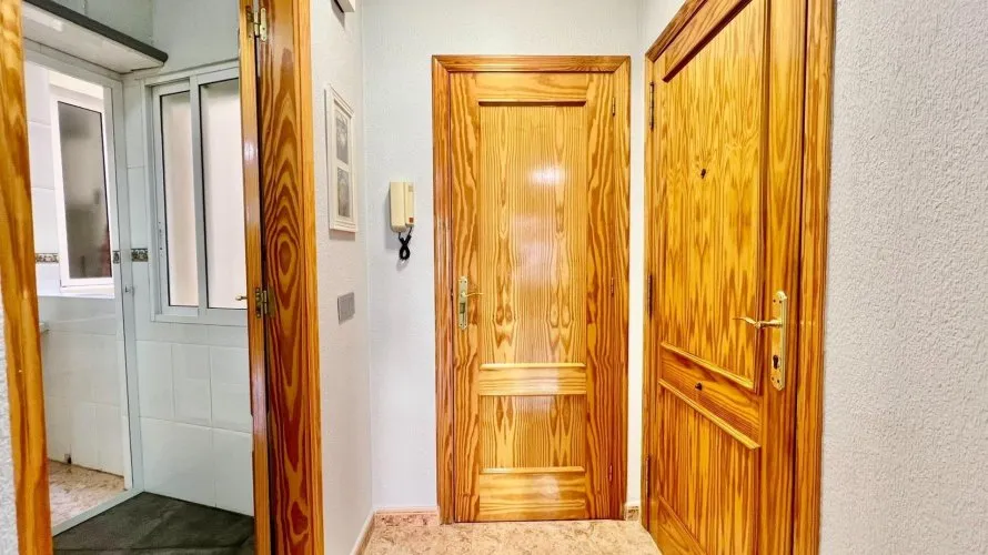 Apartamento de 2 dormitorios en Torrevieja, España No. 253 № 5