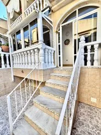 Сasa de 3 dormitorios en Torrevieja, España No. 202