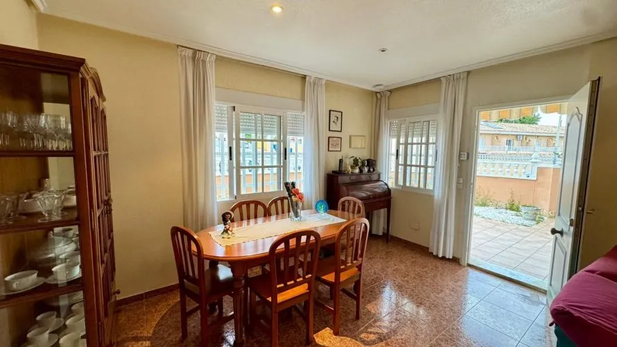 Apartamento de 3 dormitorios en Torrevieja, Spain No. 207 № 4
