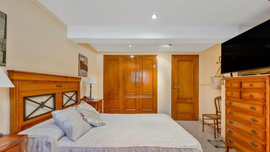 Villa de 4 dormitorios en Torrevieja, España No. 163 № 13