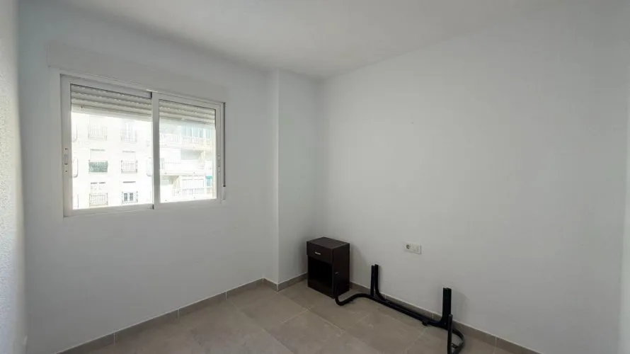 Apartamento de 4 dormitorios en Torrevieja, España No. 198 № 27