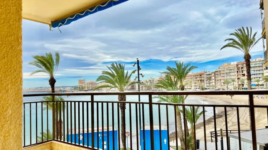 Apartamento de 3 dormitorios en Torrevieja, España No. 185 № 13