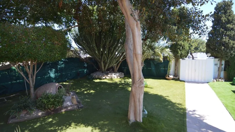 Villa de 4 dormitorios en Torrevieja, España No. 60 № 9