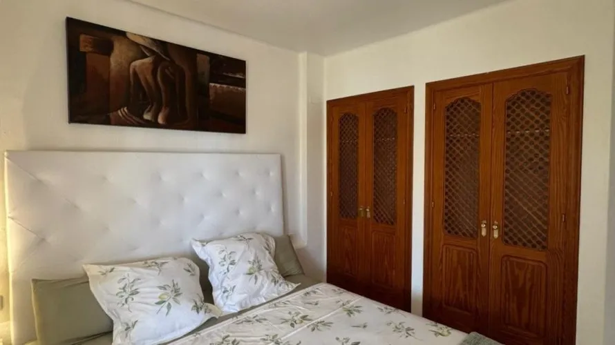 Apartamento de 2 dormitorios en Torrevieja, España No. 186 № 18
