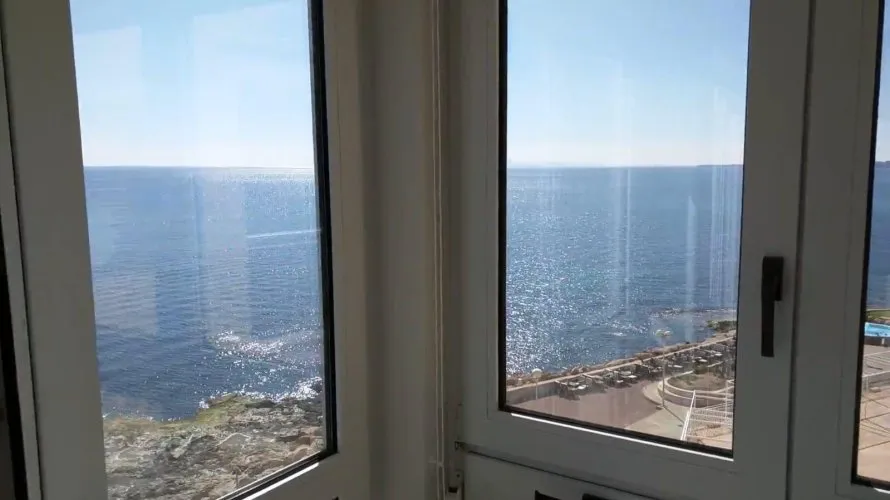 Apartamento de 4 dormitorios en Torrevieja, España No. 61 № 1