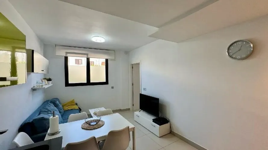 Apartamento de 2 dormitorios en Torrevieja, España No. 150 № 8