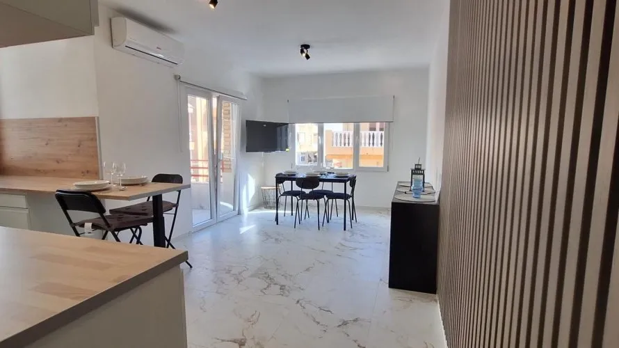 Apartamento de 1 dormitorio en Torrevieja, España No. 212