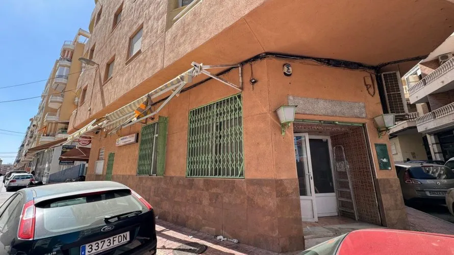 Propiedad comercial de 118m² en Torrevieja, España No. 62 № 17