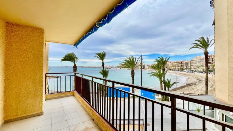 Apartamento de 3 dormitorios en Torrevieja, España No. 185 № 14