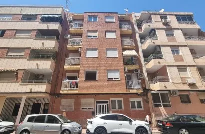 Apartamento de 3 dormitorios en Torrevieja, España No. 153