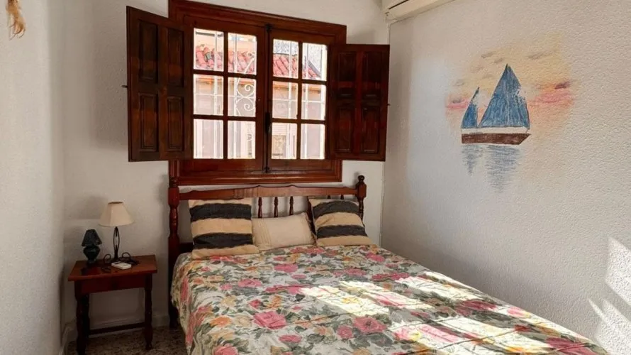 Bungalow de 2 dormitorios en Torrevieja, España No. 107