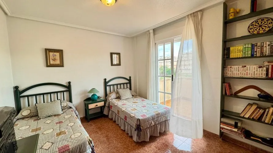 Apartamento de 3 dormitorios en Torrevieja, Spain No. 207 № 13