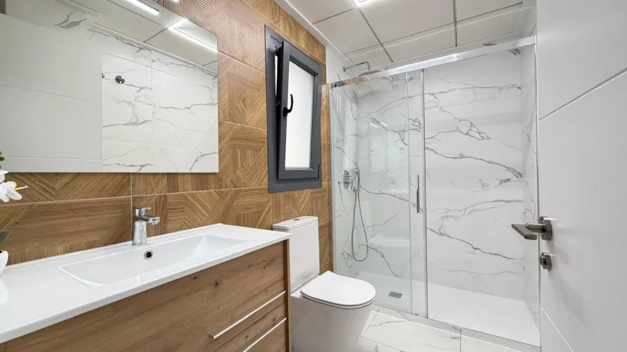 Apartamento de 2 dormitorios en Torrevieja, Spain No. 189 № 8