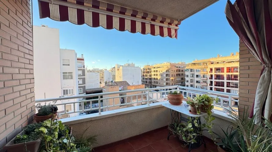 Apartamento de 4 dormitorios en Torrevieja, España No. 97 № 22