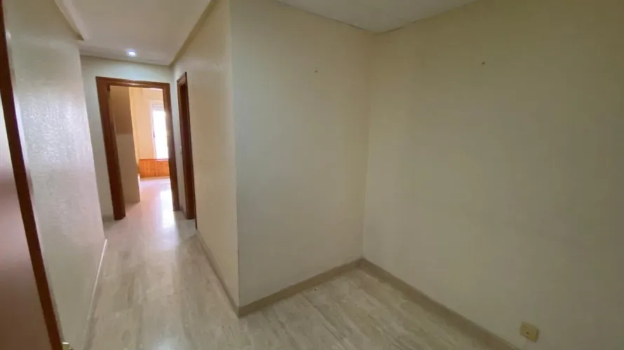 Apartamento de 4 dormitorios en Torrevieja, España No. 156 № 17