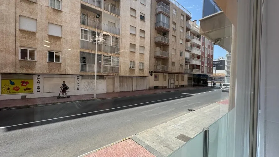 Apartamento de 2 dormitorios en Torrevieja, España No. 316 № 8