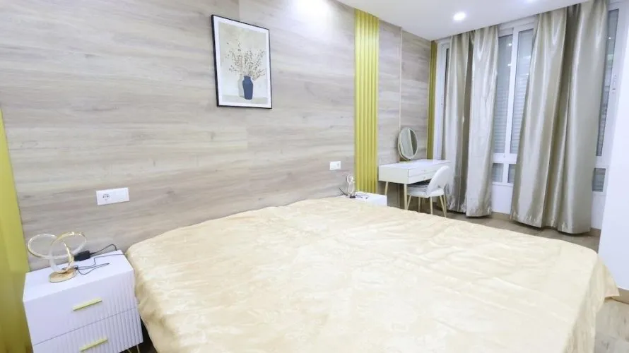 Apartamento de 4 dormitorios en Torrevieja, España No. 304 № 2