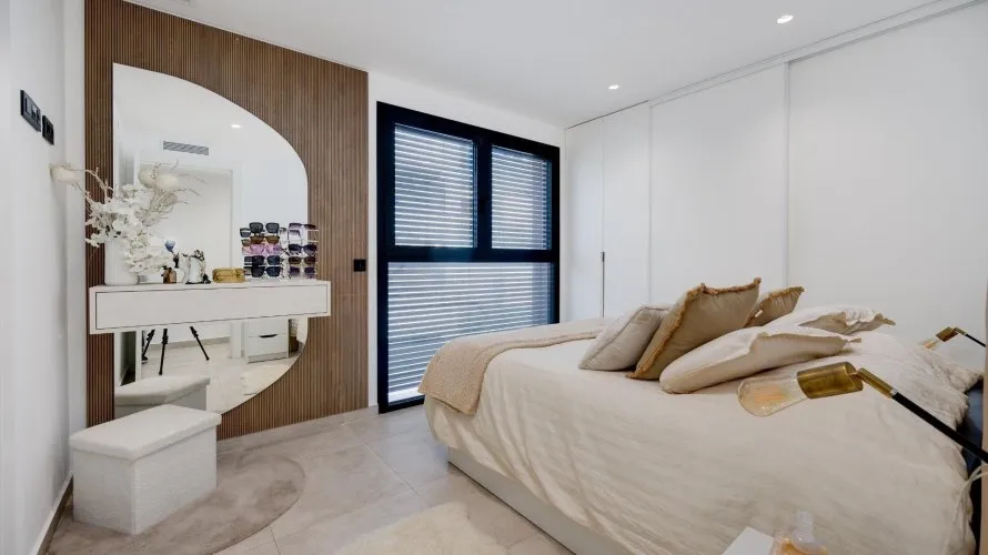 Apartamento de 3 dormitorios en Torrevieja, España No. 321 № 17