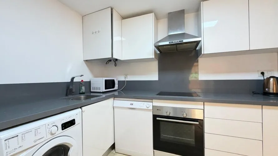 Apartamento de 3 dormitorios en Torrevieja, España No. 295 № 20