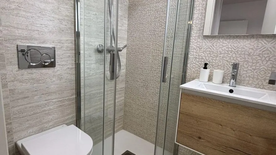 Apartamento de 2 dormitorios en Torrevieja, España No. 297 № 6