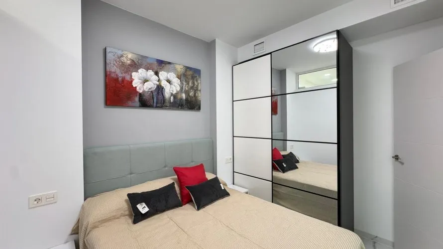 Apartamento de 2 dormitorios en Torrevieja, España No. 318 № 18