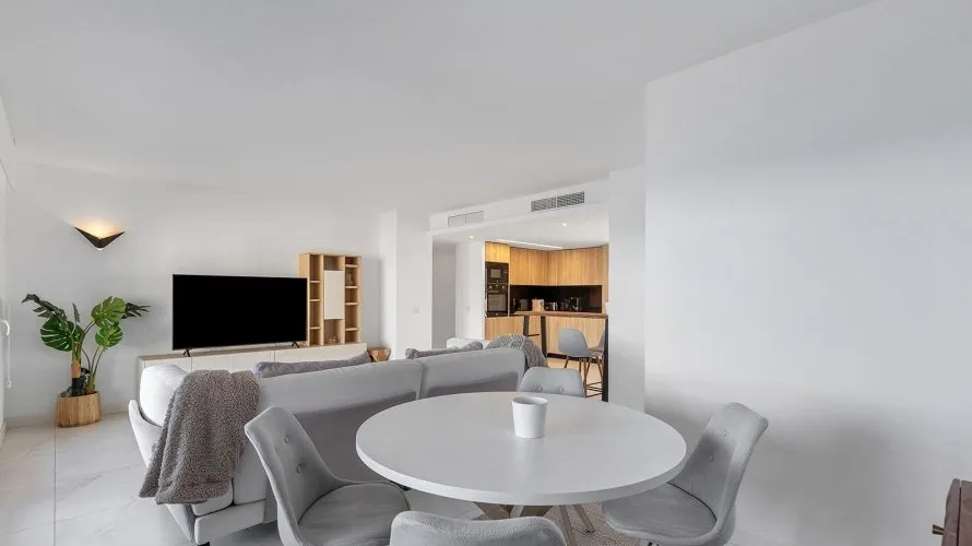 Apartamento de 2 dormitorios en Torrevieja, Spain No. 293 № 2