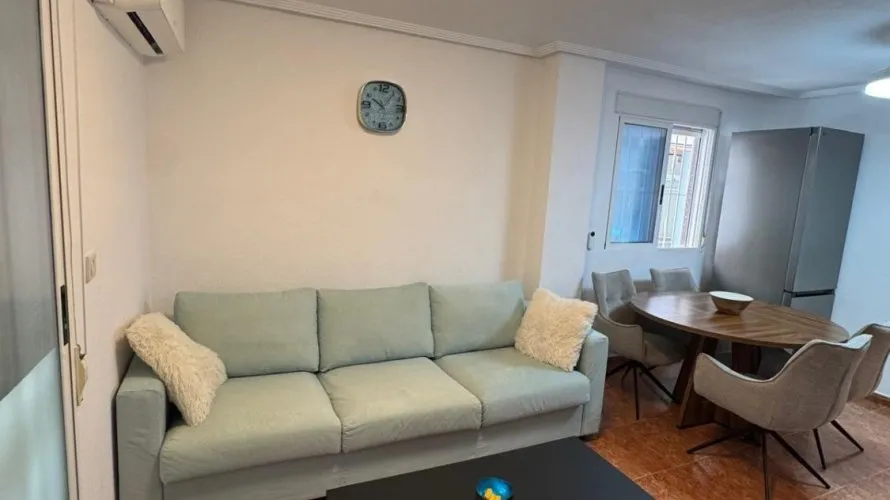 Apartamento de 3 dormitorios en Torrevieja, España No. 315