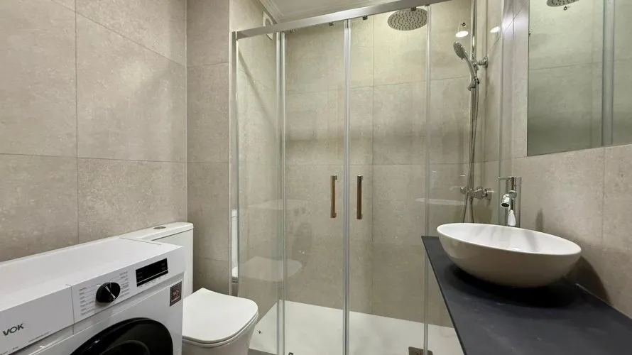 Apartamento de 2 dormitorios en Torrevieja, España No. 330 № 11