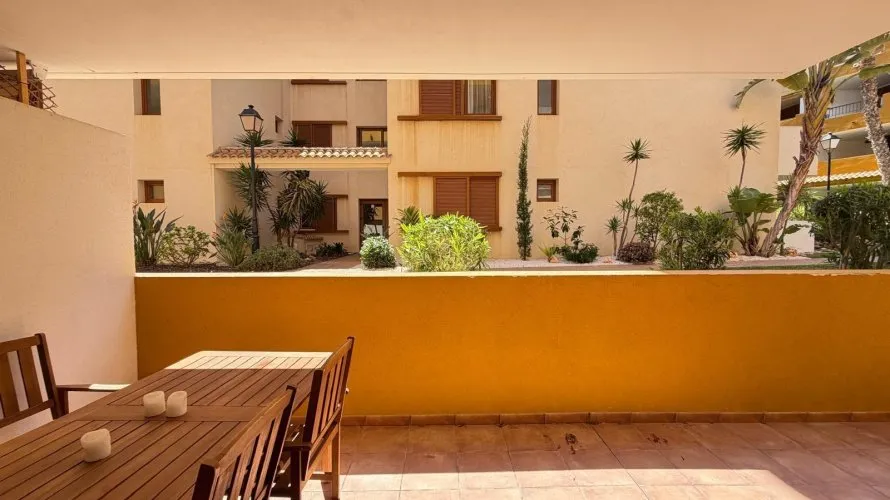 Apartamento de 3 dormitorios en Torrevieja, España No. 295 № 24