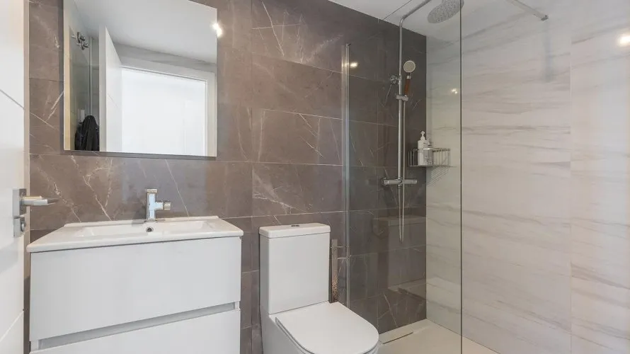 Apartamento de 2 dormitorios en Torrevieja, Spain No. 293 № 20