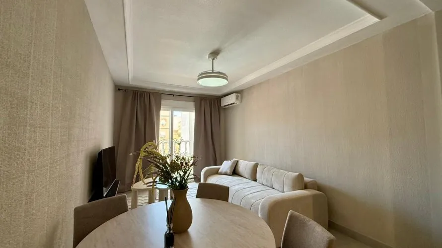 Apartamento de 2 dormitorios en Torrevieja, España No. 330 № 8