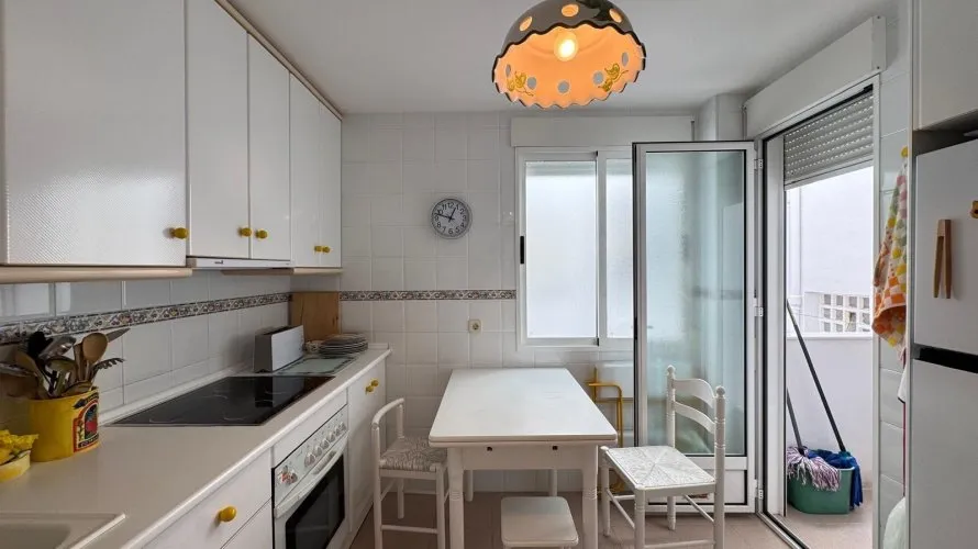 Apartamento de 3 dormitorios en Torrevieja, España No. 300 № 3