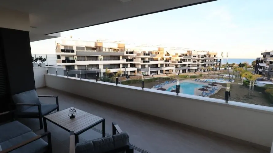 Apartamento de 2 dormitorios en Torrevieja, Spain No. 292 № 4