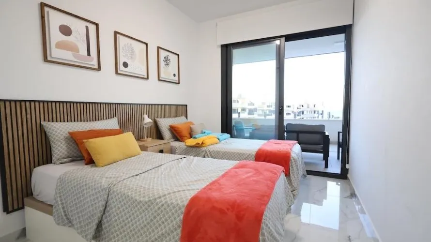 Apartamento de 2 dormitorios en Torrevieja, Spain No. 292 № 16