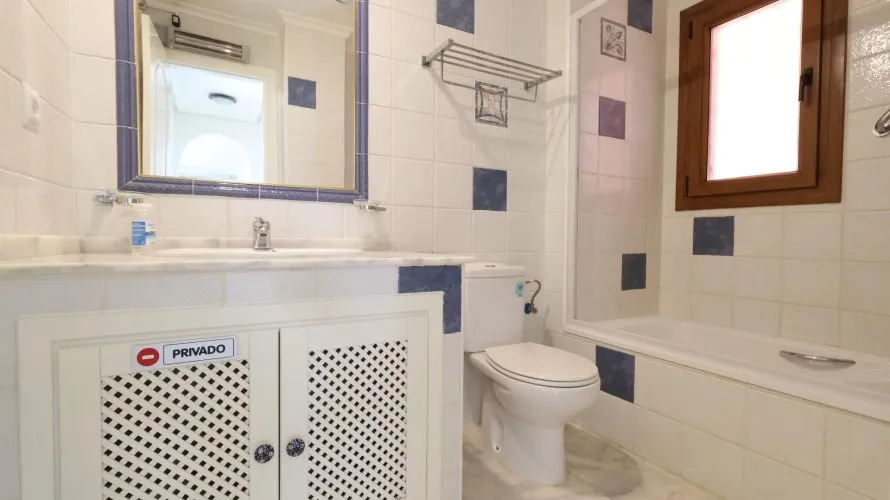 Apartamento de 2 dormitorios en Torrevieja, España No. 309