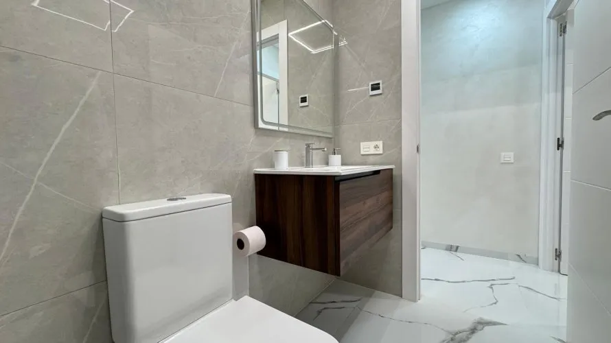 Apartamento de 2 dormitorios en Torrevieja, España No. 316 № 20