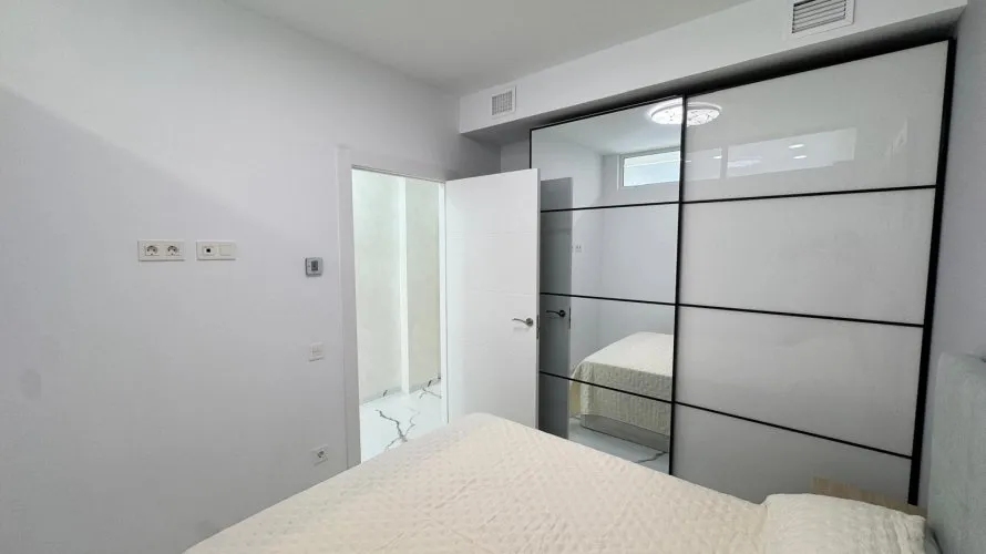 Apartamento de 2 dormitorios en Torrevieja, España No. 316 № 15