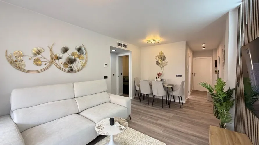 Apartamento de 2 dormitorios en Torrevieja, España No. 484 № 4