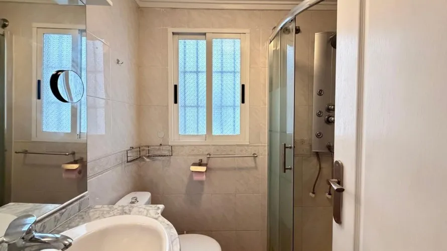 Apartamento de 1 dormitorio en Torrevieja, España No. 408 № 19