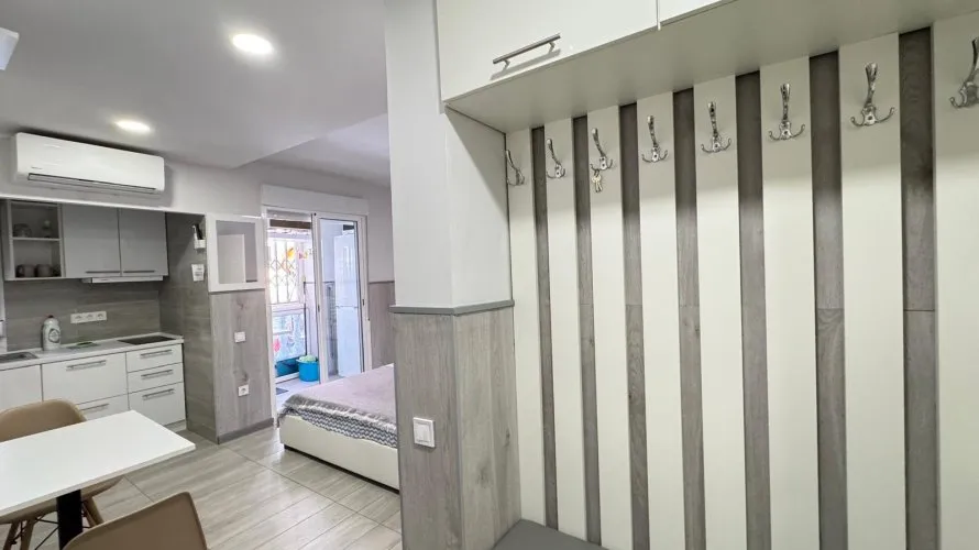 Apartamento de 2 dormitorios en Torrevieja, España No. 391 № 15