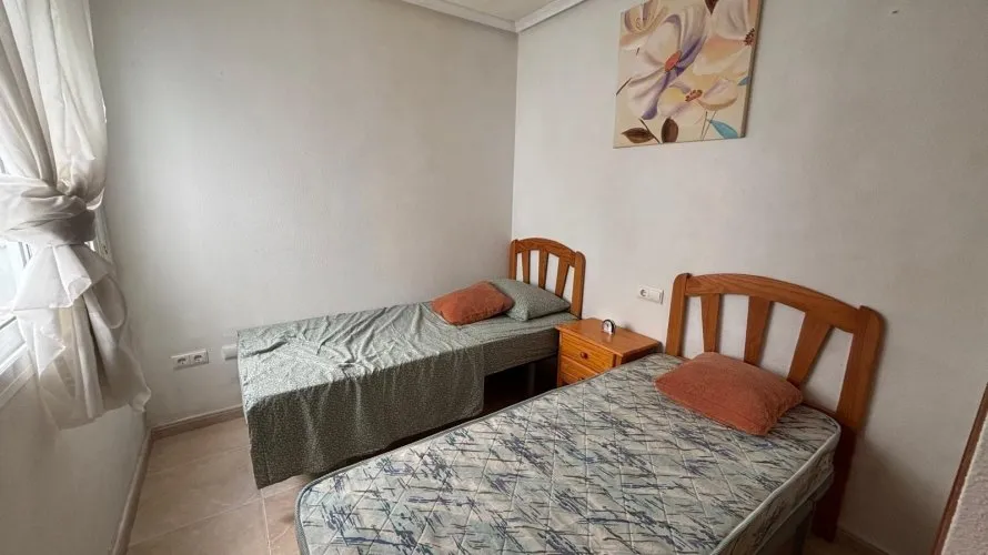 Apartamento de 2 dormitorios en Torrevieja, España No. 500 № 9