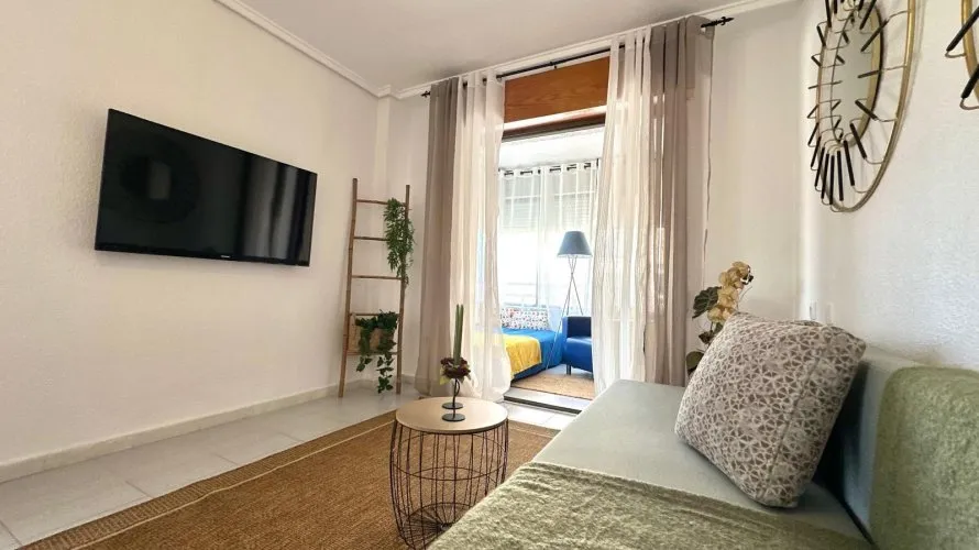 Apartamento de 1 dormitorio en Torrevieja, España No. 471 № 8